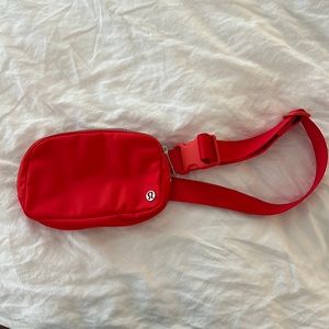 Lululemon On the move Fanny pack red